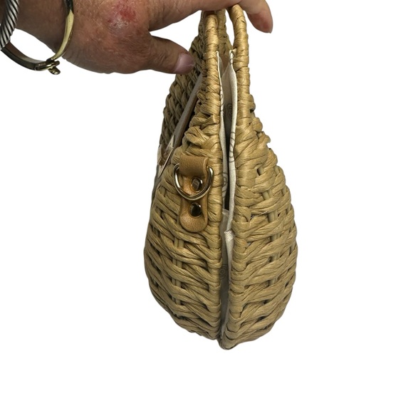 NEW Woven Wicker Frame Seashell Handbag - Picture 8 of 11